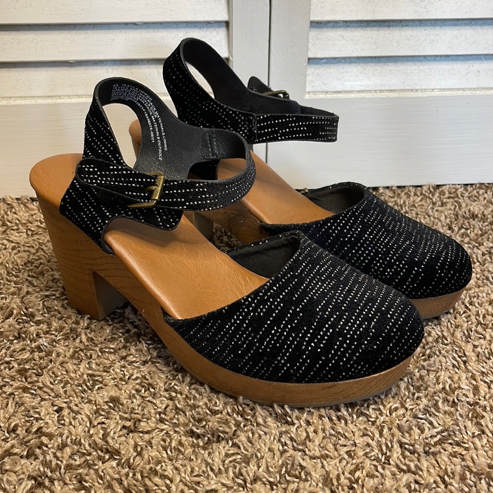 Universal Thread Marcia Black Heels